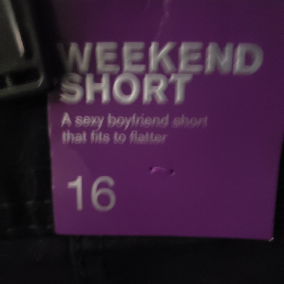 Plus Size 16 weekend shorts black lane bryant new - Picture 3 of 3